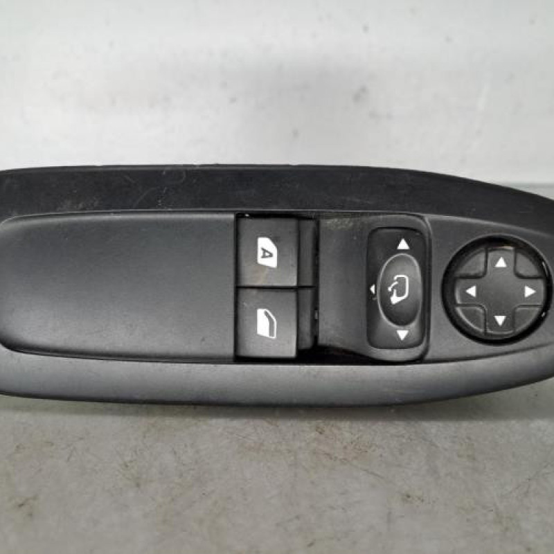 Interrupteur de leve vitre avant gauche PEUGEOT 208 1