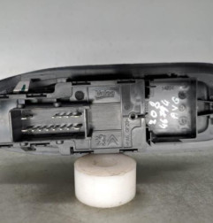 Interrupteur de leve vitre avant gauche PEUGEOT 208 1