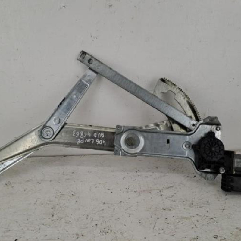 Leve vitre electrique avant droit PEUGEOT 406
