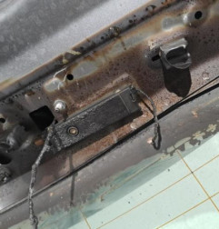 Malle/Hayon arriere MERCEDES CLASSE A 176 Photo n°1