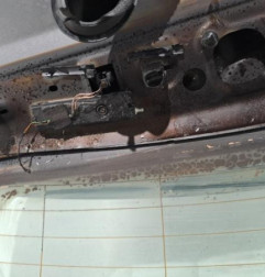 Malle/Hayon arriere MERCEDES CLASSE A 176 Photo n°5