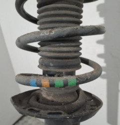 Amortisseur avant droit VOLKSWAGEN BEETLE 2 Photo n°1