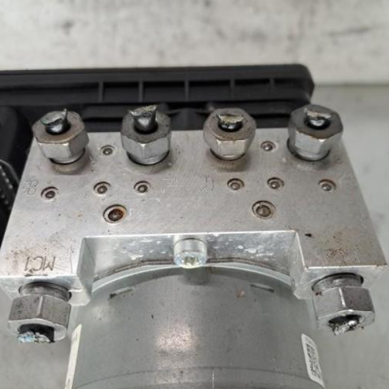 Bloc ABS (freins anti-blocage) FORD FIESTA 7