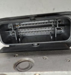 Bloc ABS (freins anti-blocage) AUDI A1 1 Photo n°3