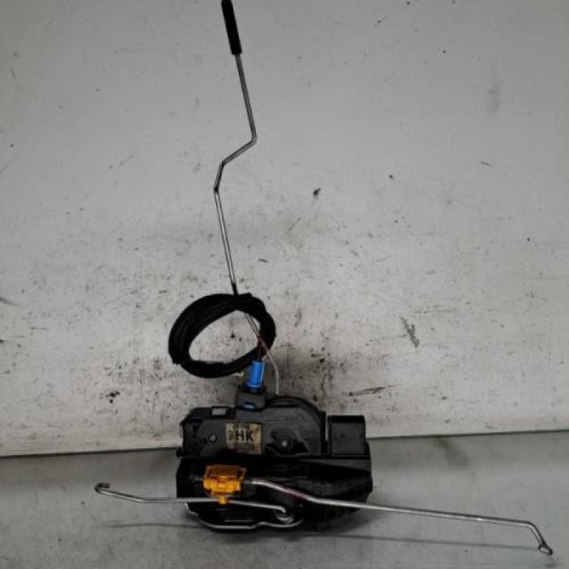 Serrure avant gauche OPEL MOKKA 1