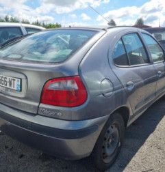 Moteur essuie glace avant RENAULT MEGANE 1 Photo n°8