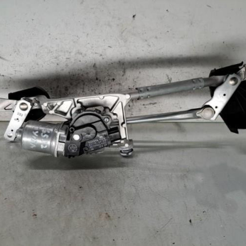 Moteur essuie glace avant TOYOTA YARIS 4