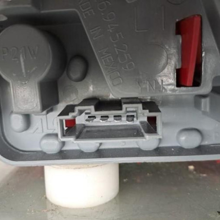 Feu arriere secondaire gauche (feux) VOLKSWAGEN JETTA 4 Photo n°1