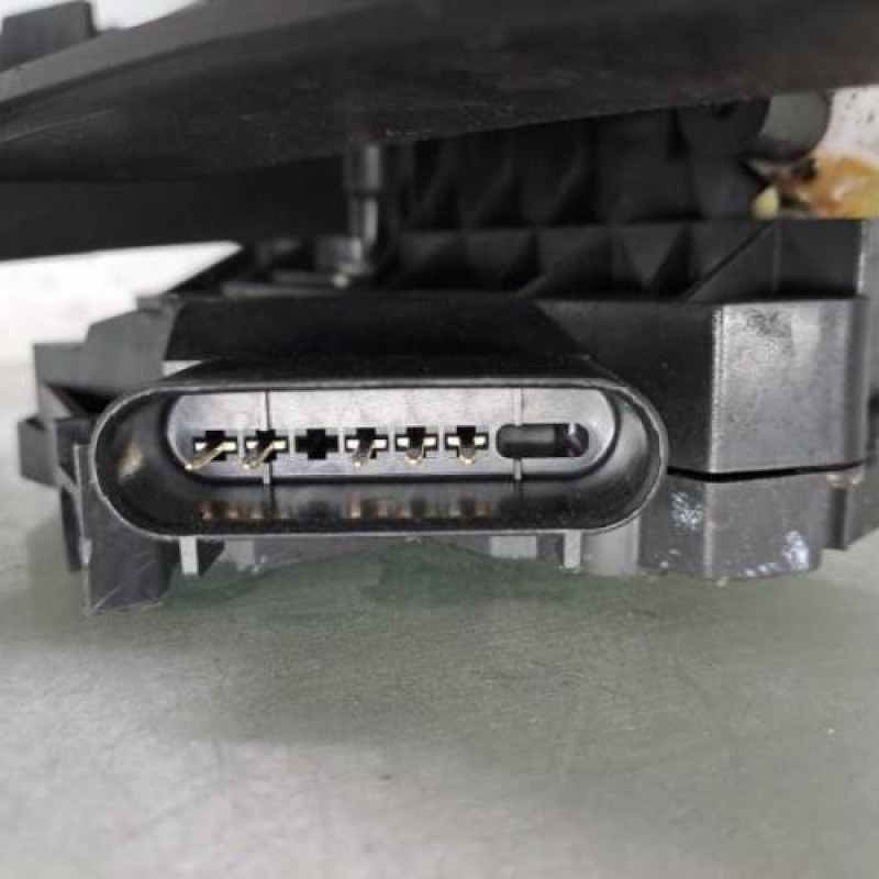 Serrure avant gauche FORD FIESTA 6