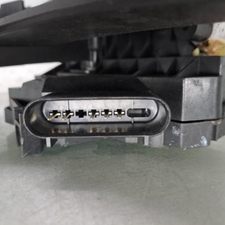 Serrure avant gauche FORD FIESTA 6 Photo n°1