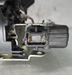 Serrure avant droit DACIA DUSTER 1