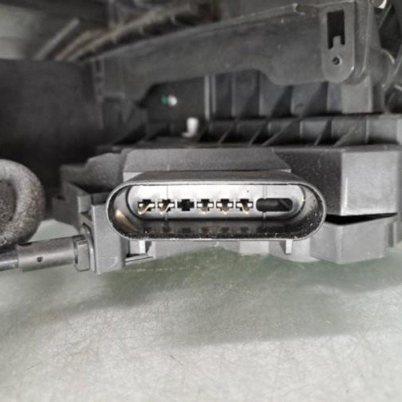 Serrure avant gauche FORD FOCUS 3