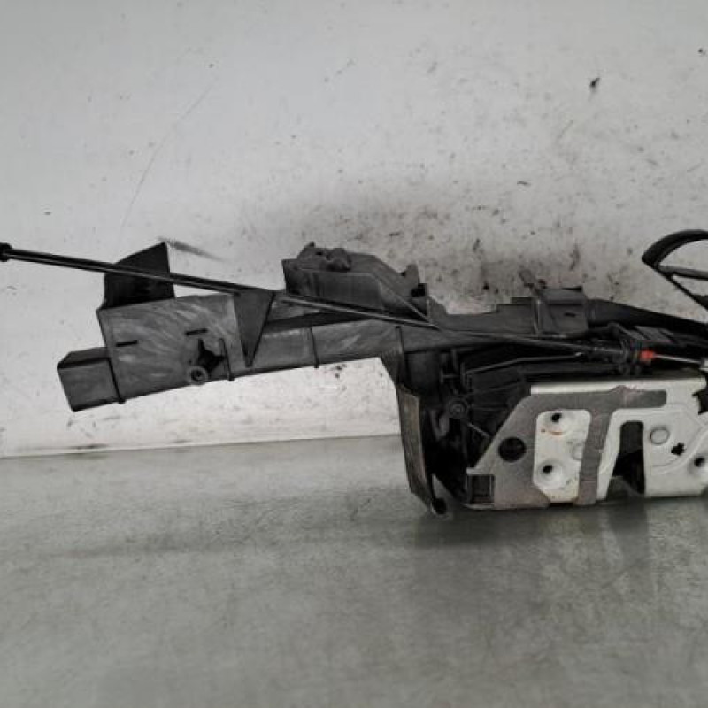 Serrure avant droit FORD FOCUS 3