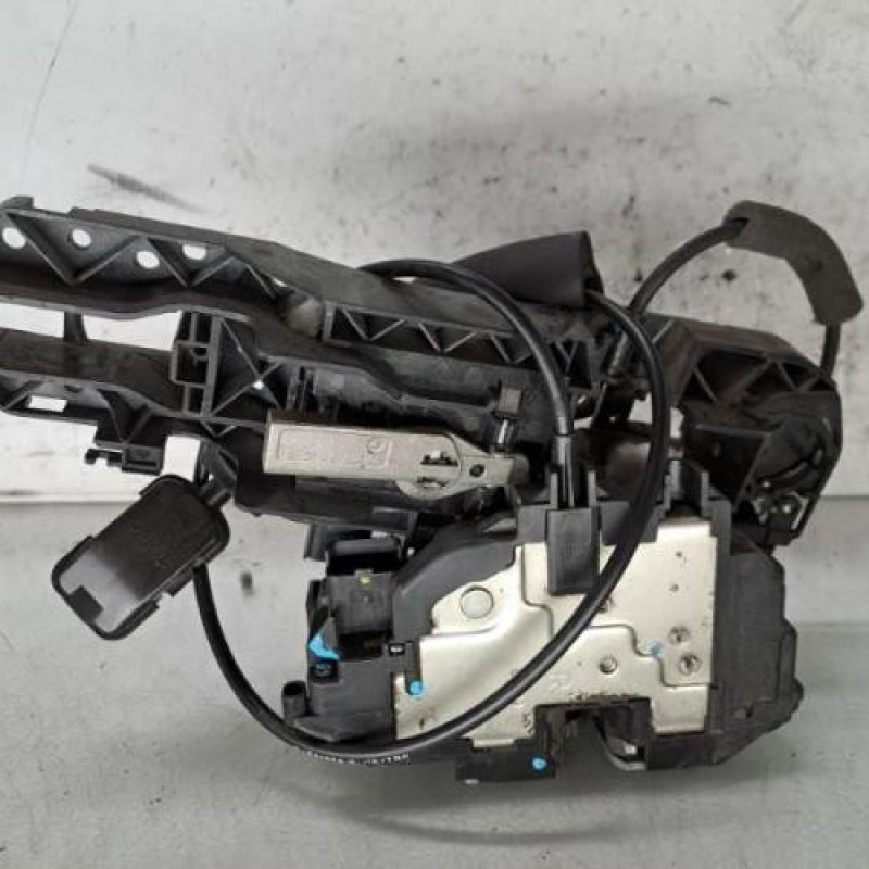 Serrure avant droit RENAULT MEGANE 3