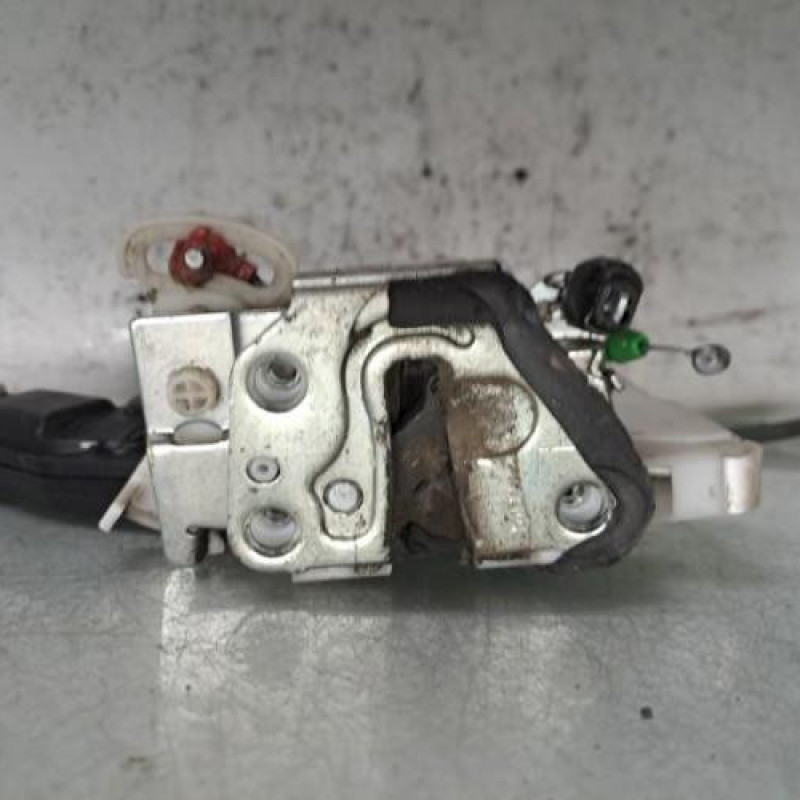 Serrure avant gauche PEUGEOT 107