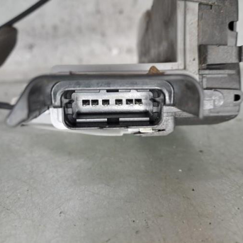 Serrure arriere gauche PEUGEOT 5008 1