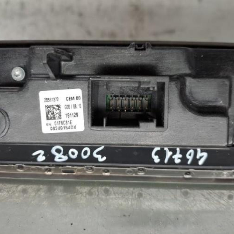 Commande autoradio PEUGEOT 3008 2
