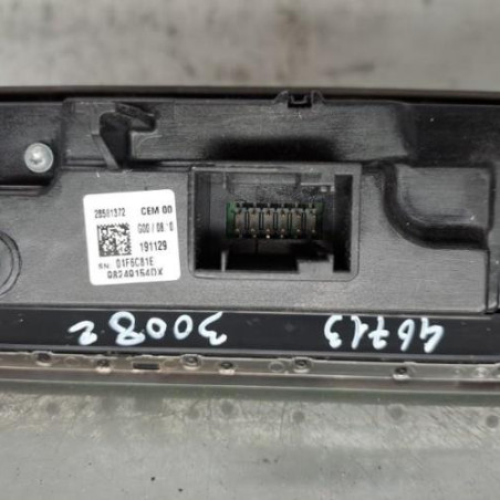 Commande autoradio PEUGEOT 3008 2 Photo n°1