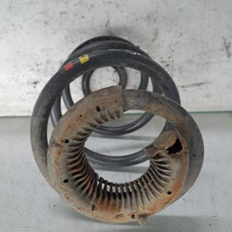 Ressort de suspension arriere droit RENAULT CLIO 3