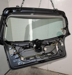 Malle/Hayon arriere VOLKSWAGEN GOLF 5 Photo n°3