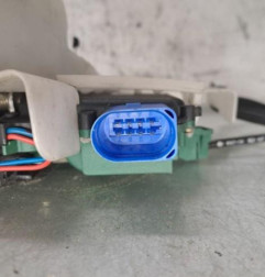 Serrure avant droit VOLKSWAGEN POLO 4