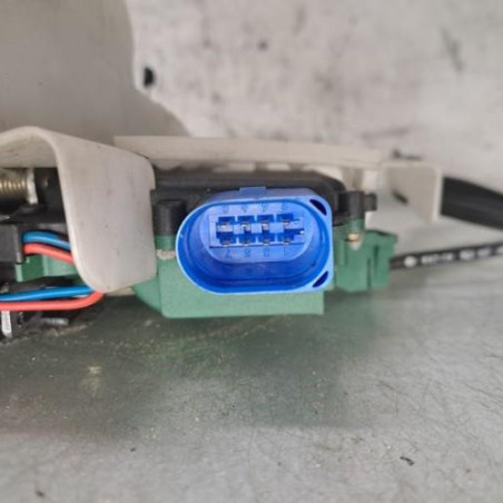 Serrure avant droit VOLKSWAGEN POLO 4