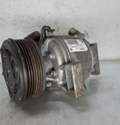 Compresseur clim RENAULT TWINGO 3 Photo n°1