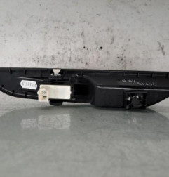 Interrupteur de leve vitre arriere droit PEUGEOT 3008 2