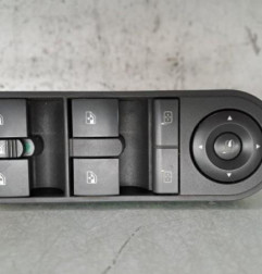 Interrupteur de leve vitre avant gauche OPEL ZAFIRA B Photo n°1