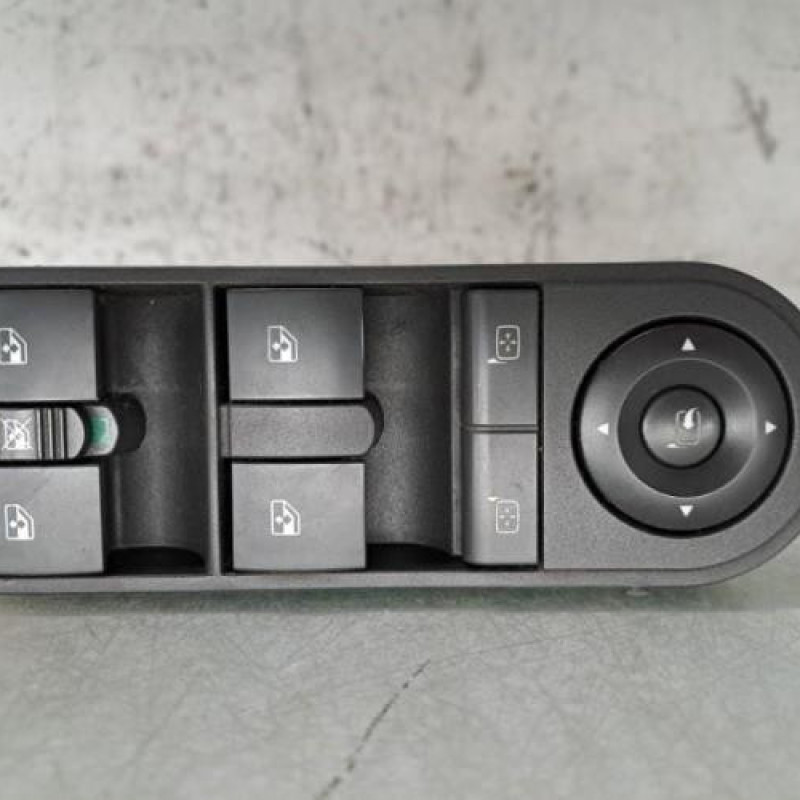 Interrupteur de leve vitre avant gauche OPEL ZAFIRA B