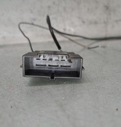 Attache ceinture avant gauche RENAULT MEGANE 1