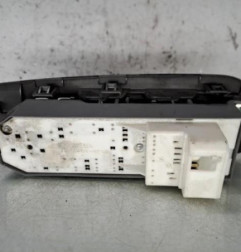 Interrupteur de leve vitre avant gauche TOYOTA AURIS 1 Photo n°1