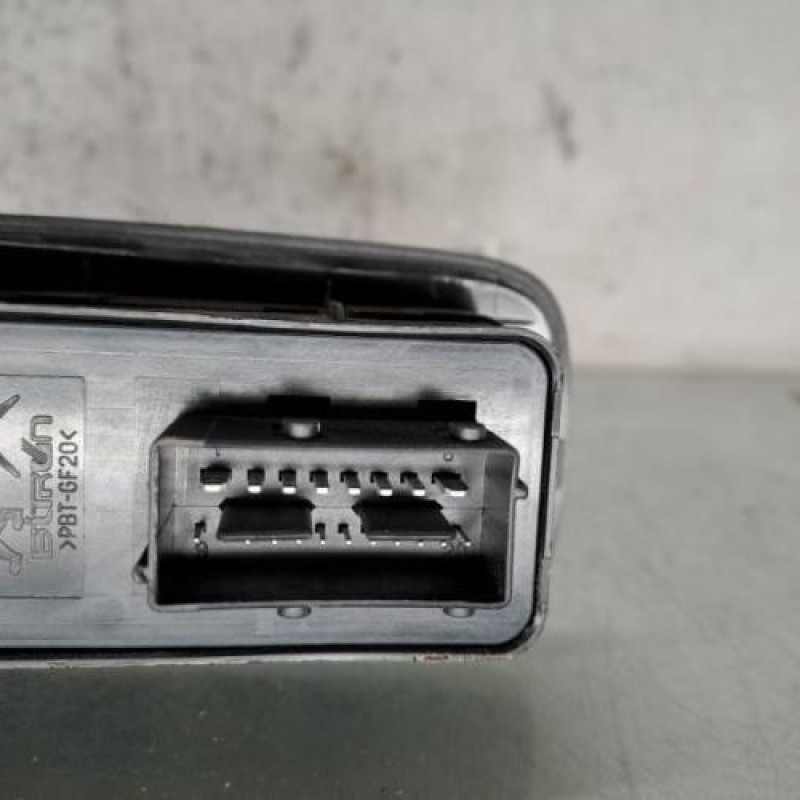 Interrupteur de leve vitre avant gauche PEUGEOT 2008 1