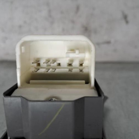 Interrupteur de leve vitre avant gauche TOYOTA YARIS 2 Photo n°1