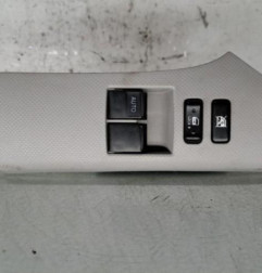 Interrupteur de leve vitre avant gauche TOYOTA YARIS 2 Photo n°3