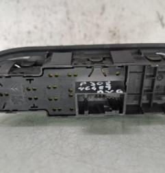 Interrupteur de leve vitre avant gauche PEUGEOT 308 1 Photo n°4