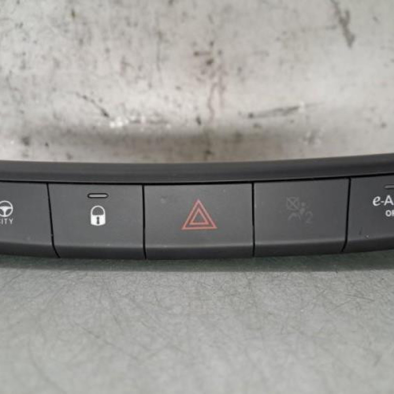 Bouton de warning FIAT TIPO CROSS