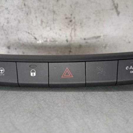Bouton de warning FIAT TIPO CROSS Photo n°1