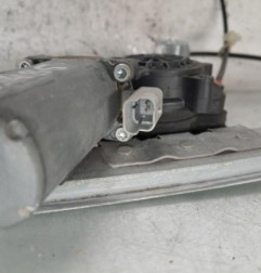 Leve vitre electrique avant gauche PEUGEOT 206 Photo n°1