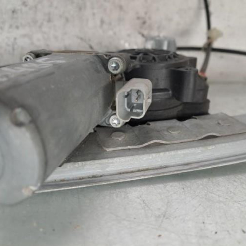 Leve vitre electrique avant gauche PEUGEOT 206