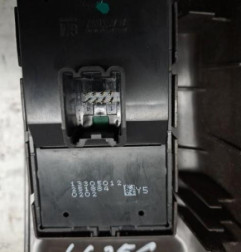 Interrupteur de leve vitre avant gauche OPEL MERIVA B Photo n°1