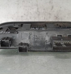 Interrupteur de leve vitre avant gauche PEUGEOT 308 1
