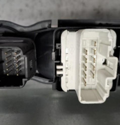 Interrupteur de leve vitre avant gauche RENAULT GRAND MODUS Photo n°3