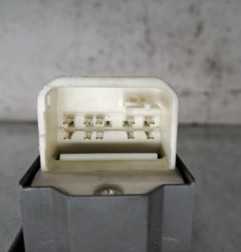 Interrupteur de leve vitre avant gauche TOYOTA YARIS 2 Photo n°1