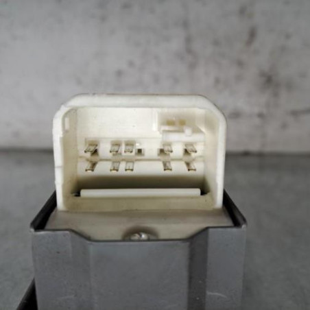 Interrupteur de leve vitre avant gauche TOYOTA YARIS 2 Photo n°1