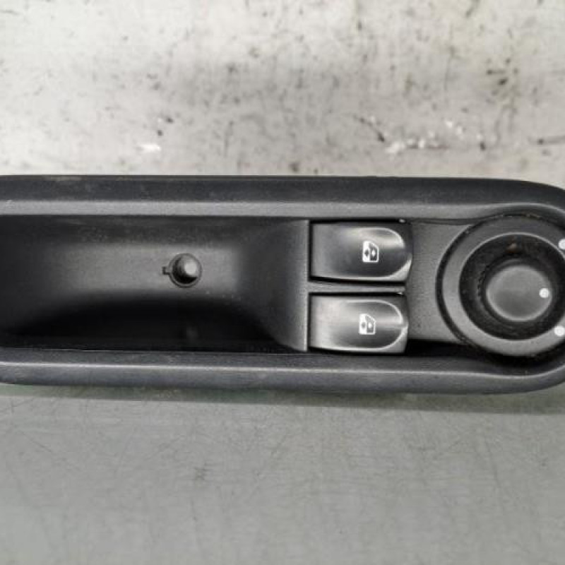 Interrupteur de leve vitre avant gauche RENAULT TWINGO 2