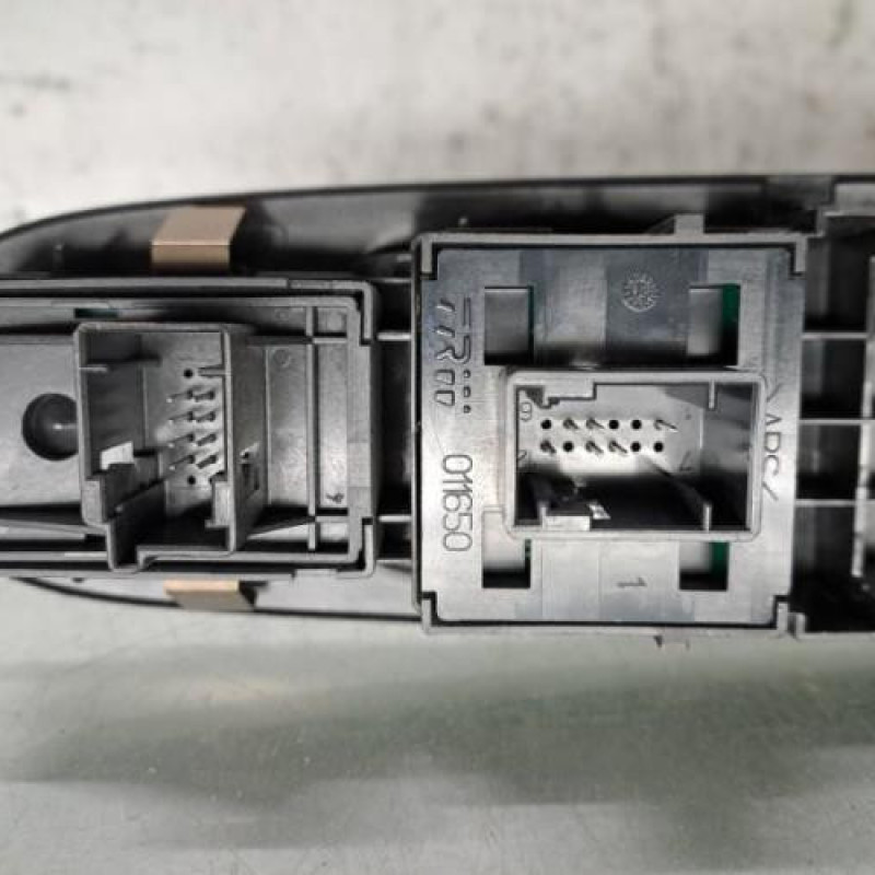 Interrupteur de leve vitre avant gauche FIAT PUNTO EVO 3