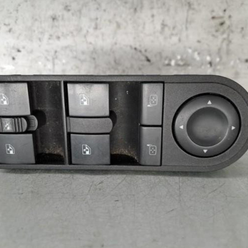 Interrupteur de leve vitre avant gauche OPEL ASTRA H