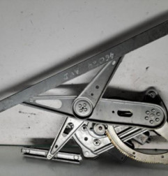 Leve vitre electrique avant droit RENAULT MEGANE 3 Photo n°1