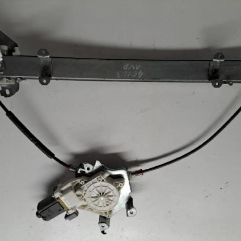 Leve vitre electrique avant droit NISSAN MICRA 3